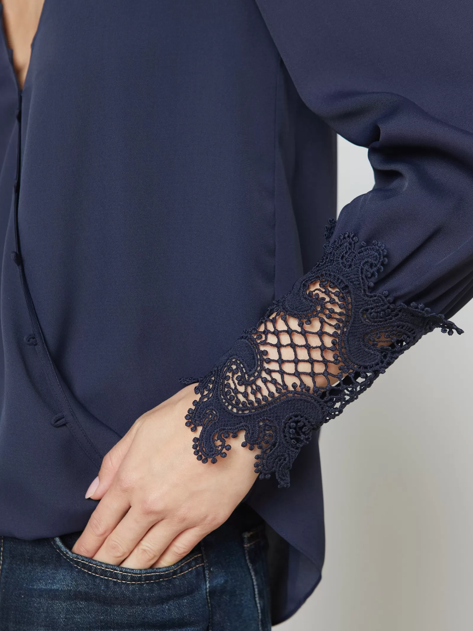L'AGENCE Arti Blouse< Blouses & Tops
