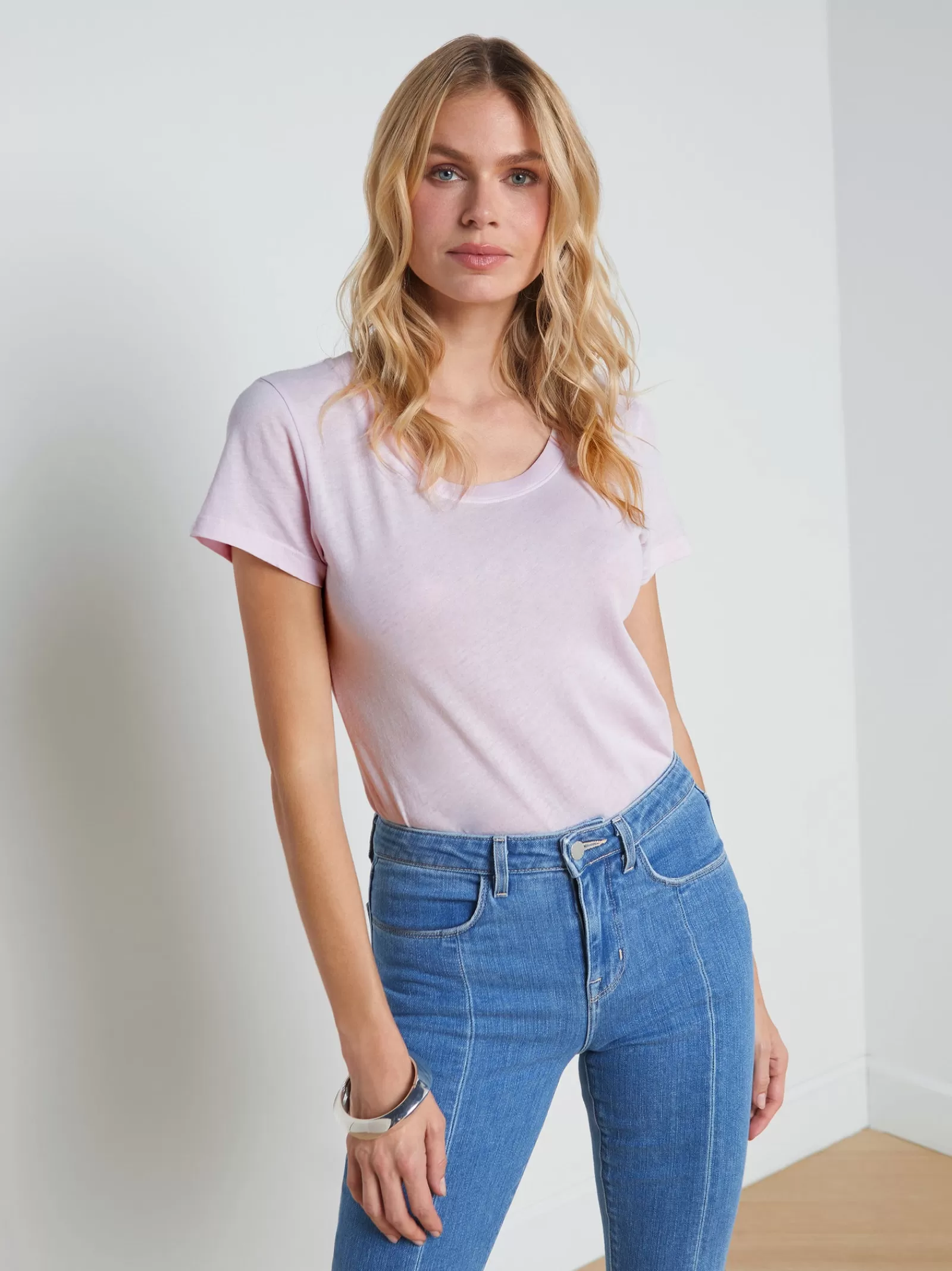 L'AGENCE Cory Cotton Scoopneck Tee< Spring Collection | Tees