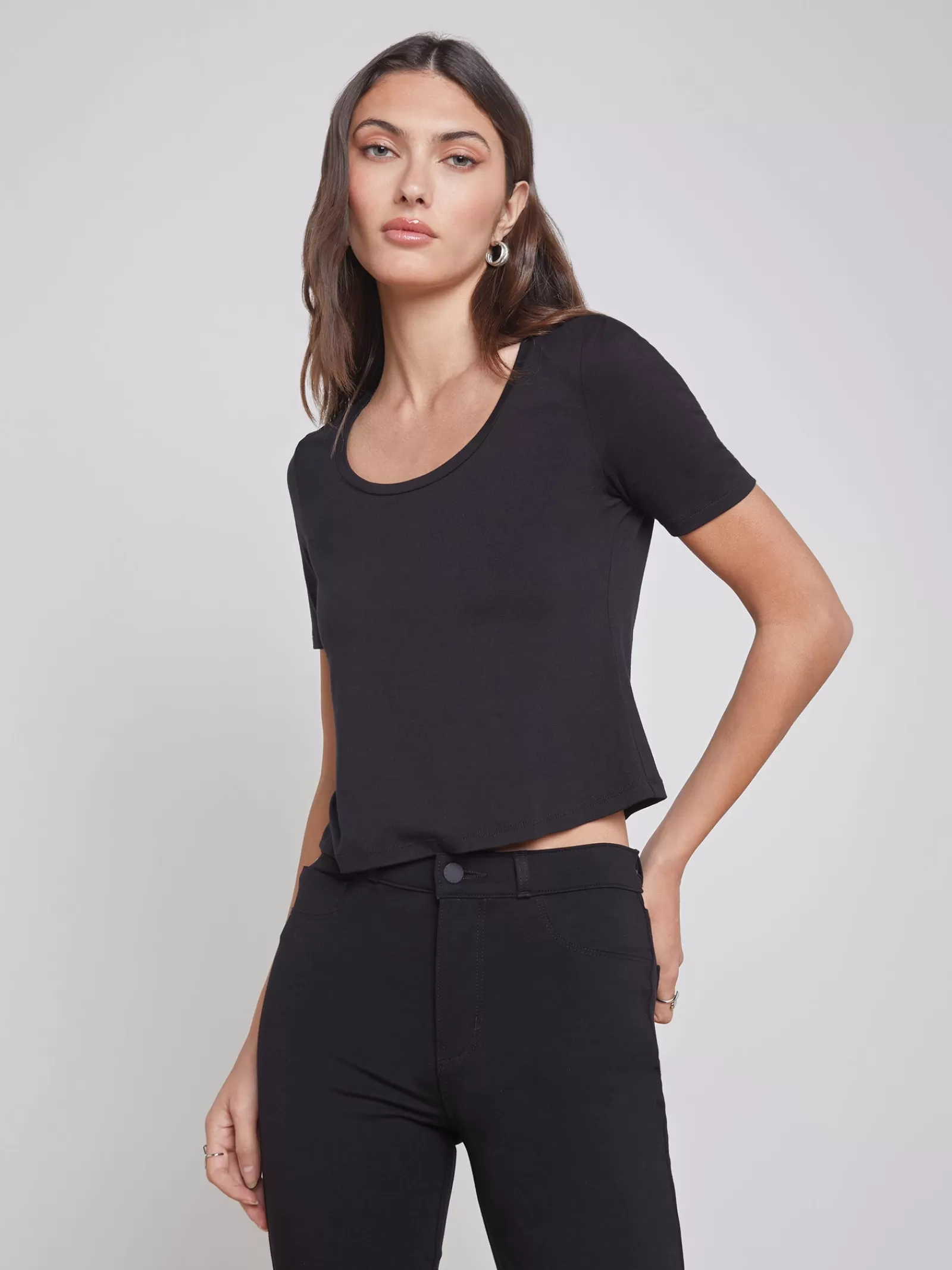 L'AGENCE Dana Tee< All Things Black | Tees