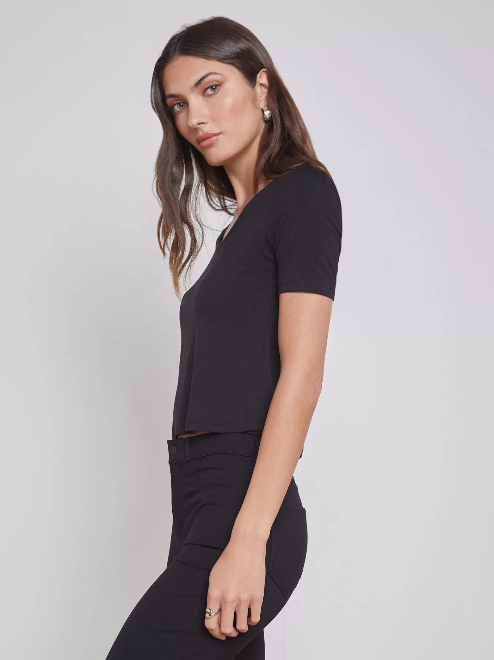 L'AGENCE Dana Tee< All Things Black | Tees
