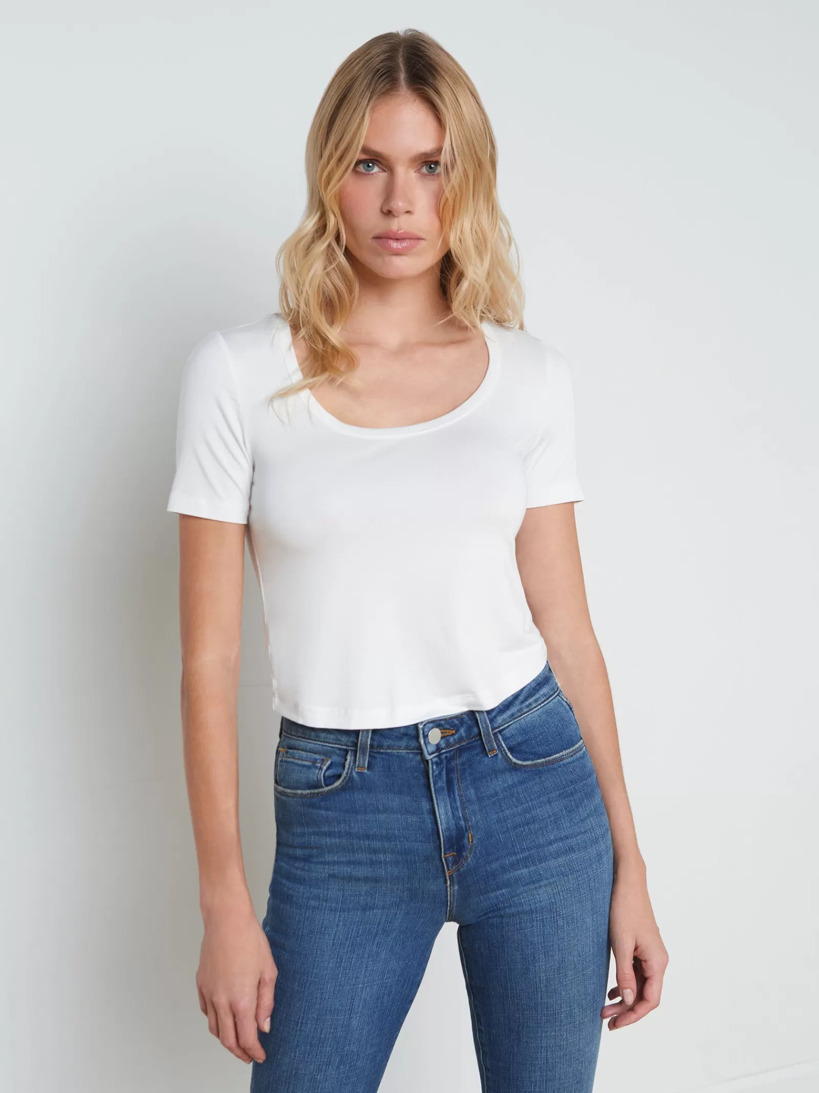 L'AGENCE Dana Tee< Nouveau Whites | Best Sellers