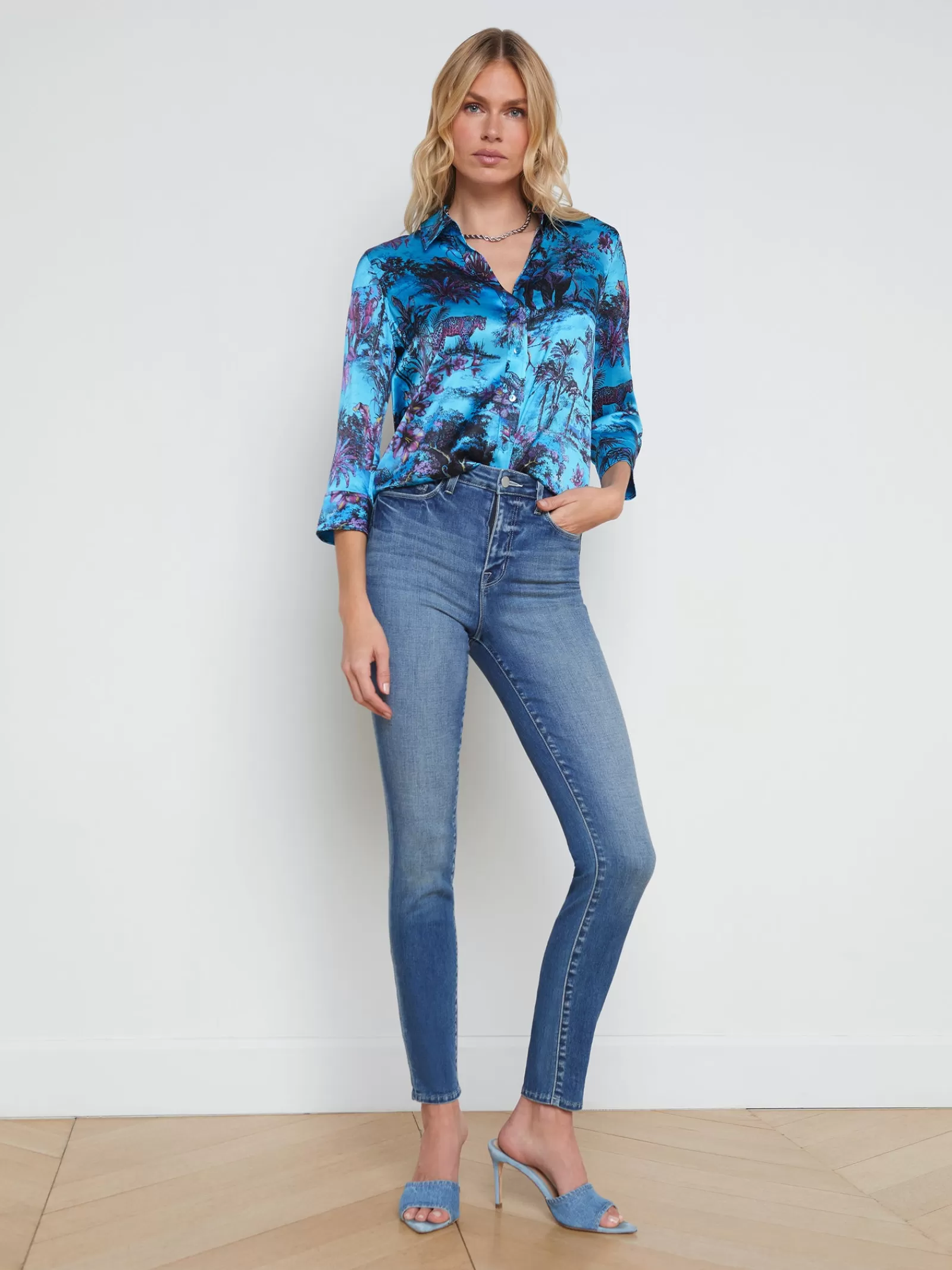 L'AGENCE Dani Silk Blouse< Spring Collection | Print Edition