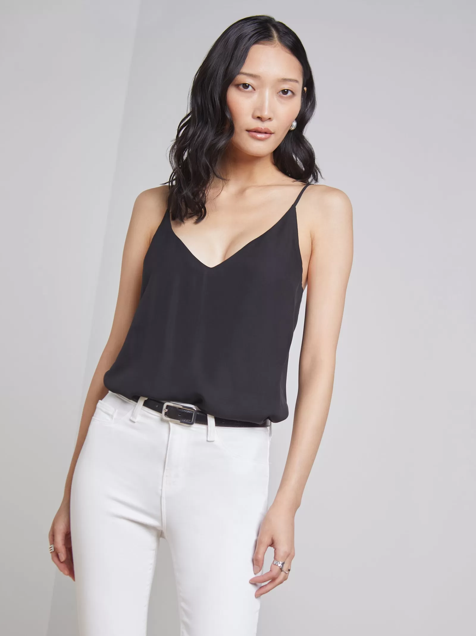 L'AGENCE Gabriella Camisole Tank< All Things Black | Essentials