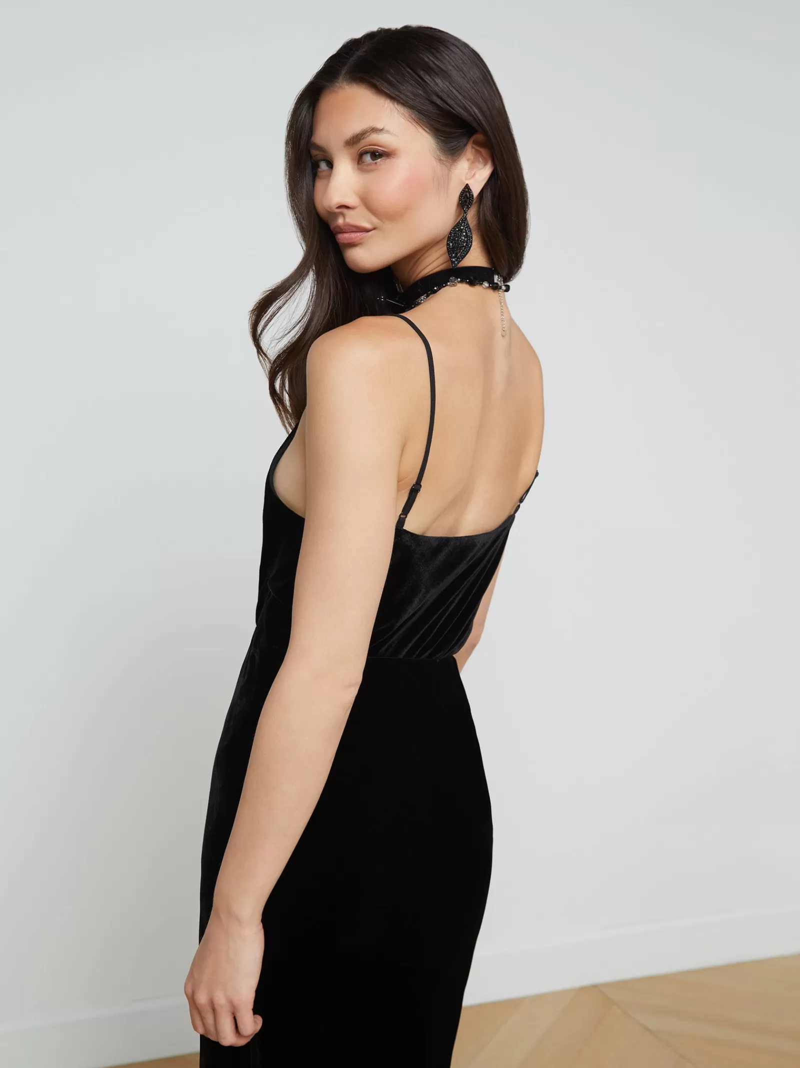 L'AGENCE Gabriella Velvet Camisole Tank< All Things Black | Camisoles & Tanks