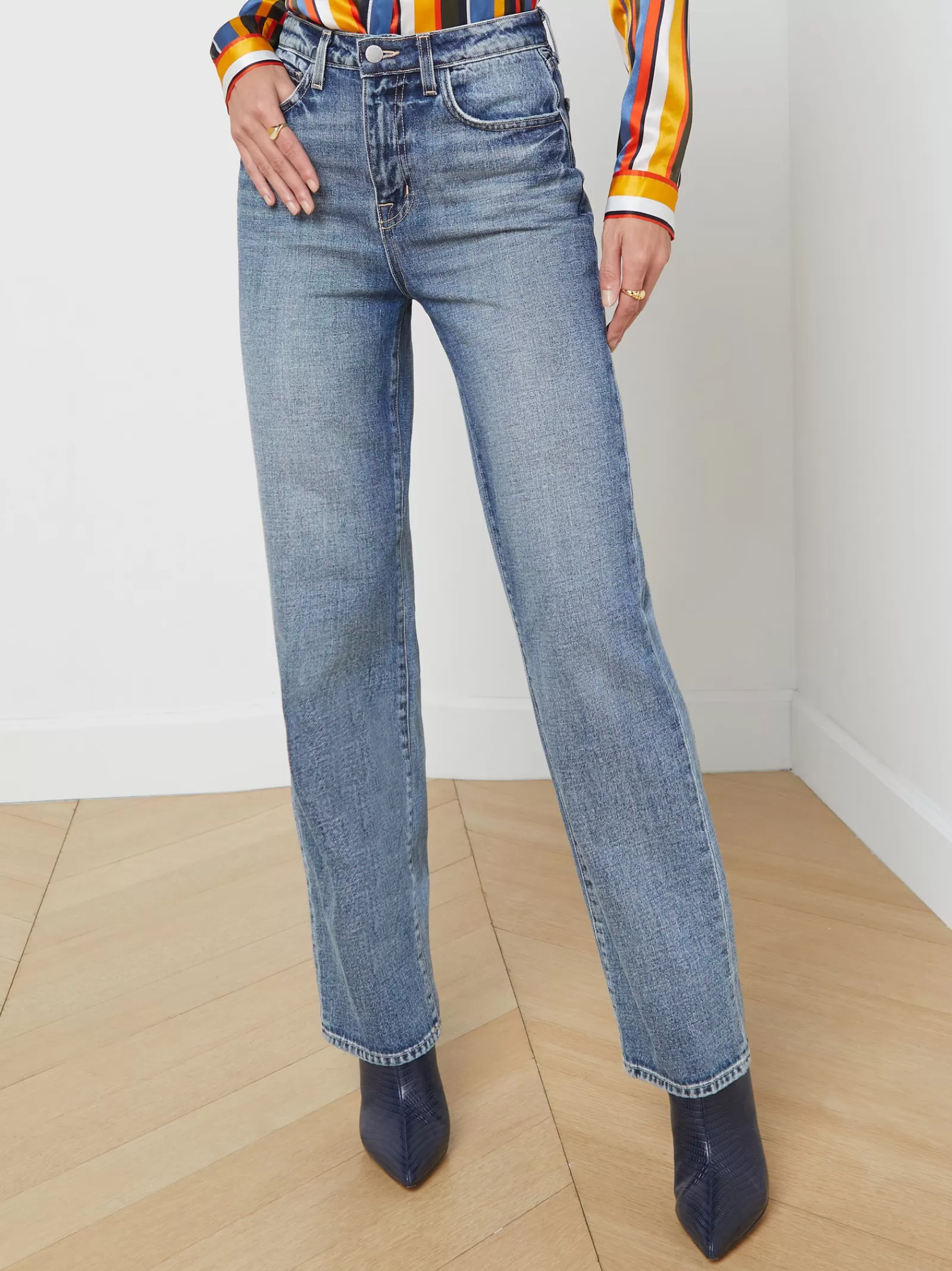 L'AGENCE Jones Ultra High-Rise Stovepipe Jean< Online Exclusives | Back in Stock