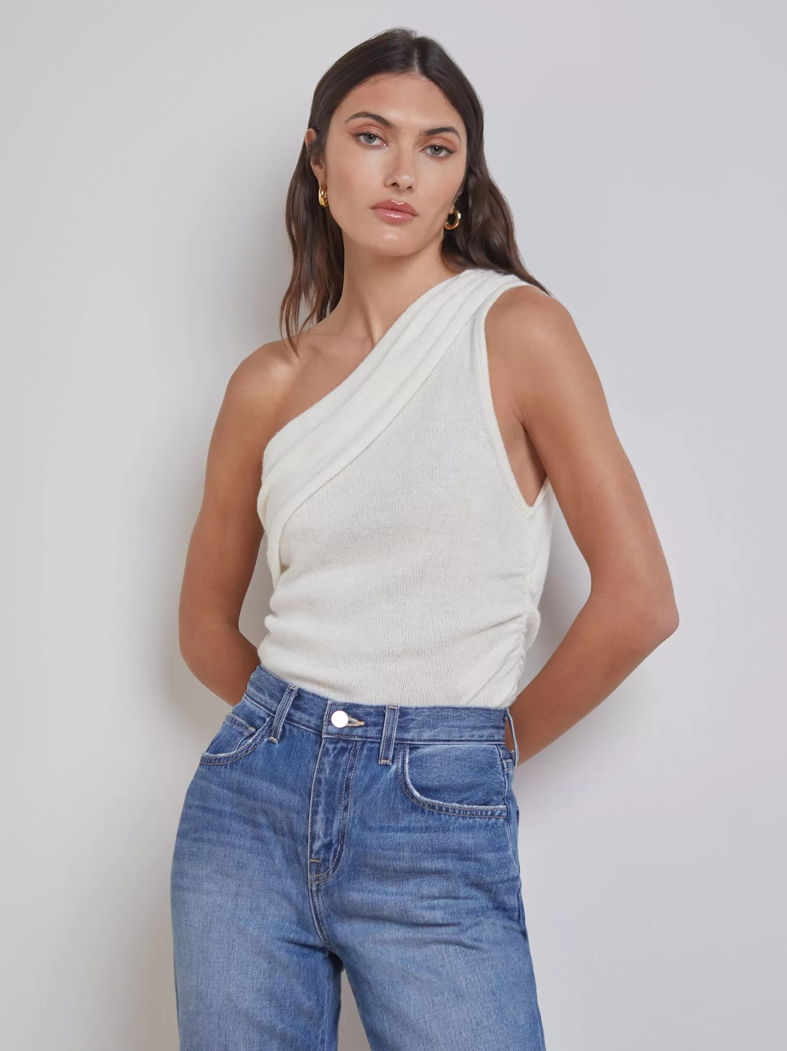 L'AGENCE Keiran Sweater< Nouveau Whites | Online Exclusives