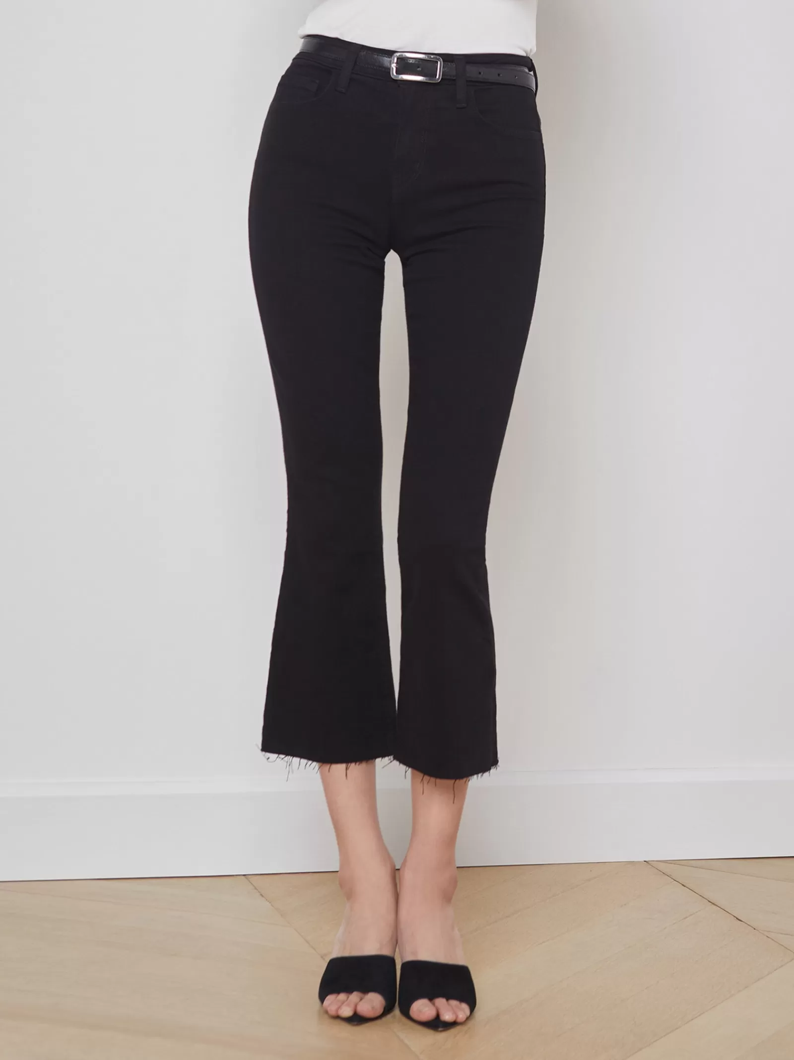 L'AGENCE Kendra Cropped Flare Jean< All Things Black | Petite
