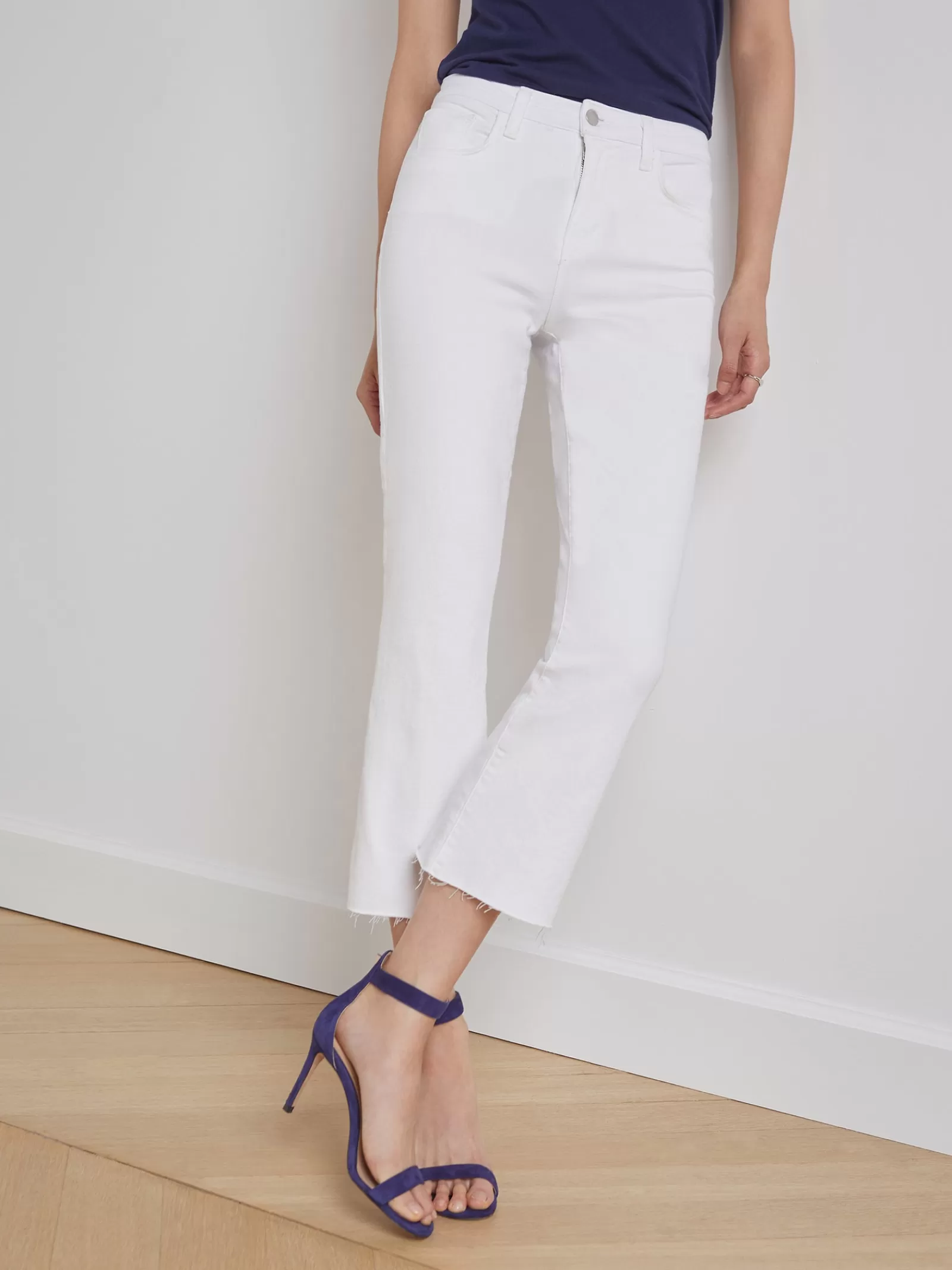 L'AGENCE Kendra Cropped Flare Jean< Nouveau Whites | Petite