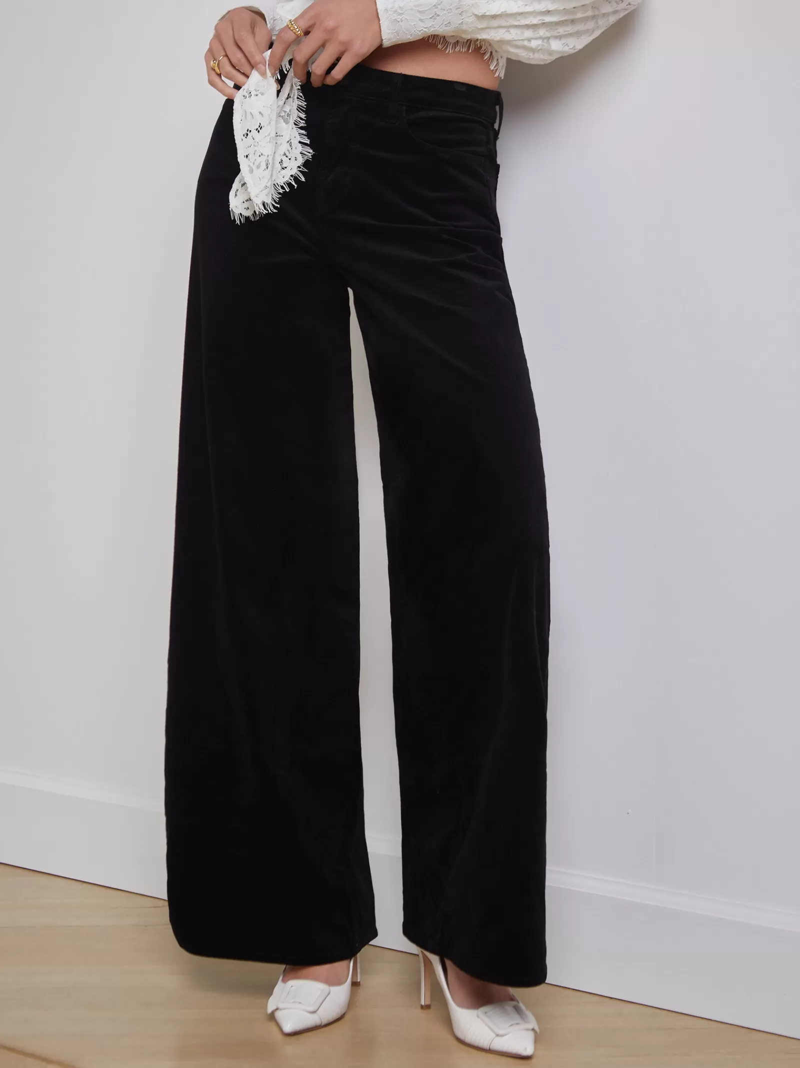 L'AGENCE Maghra Velvet Jean< Wide & Relaxed | Velvet Denim