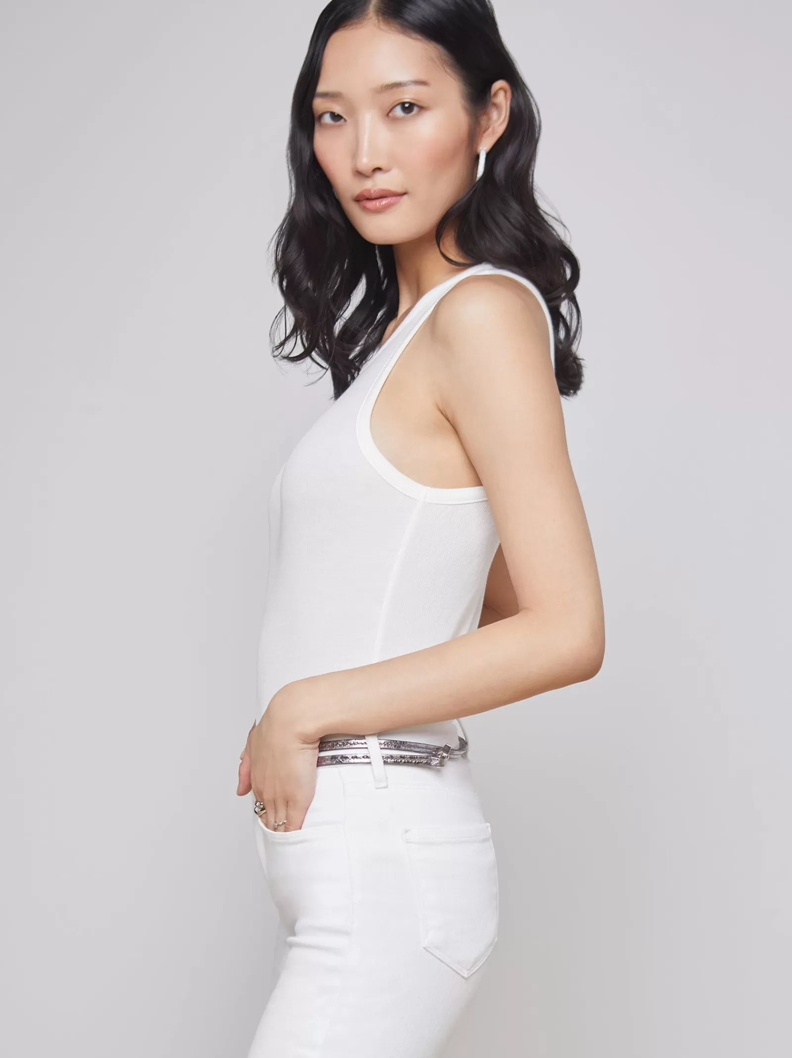 L'AGENCE Nia Top< Nouveau Whites | Essentials