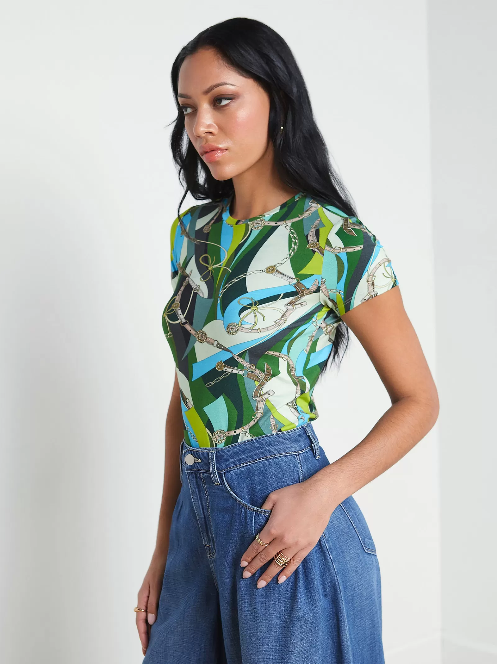 L'AGENCE Ressi Fitted Tee< Print Edition | Spring Collection