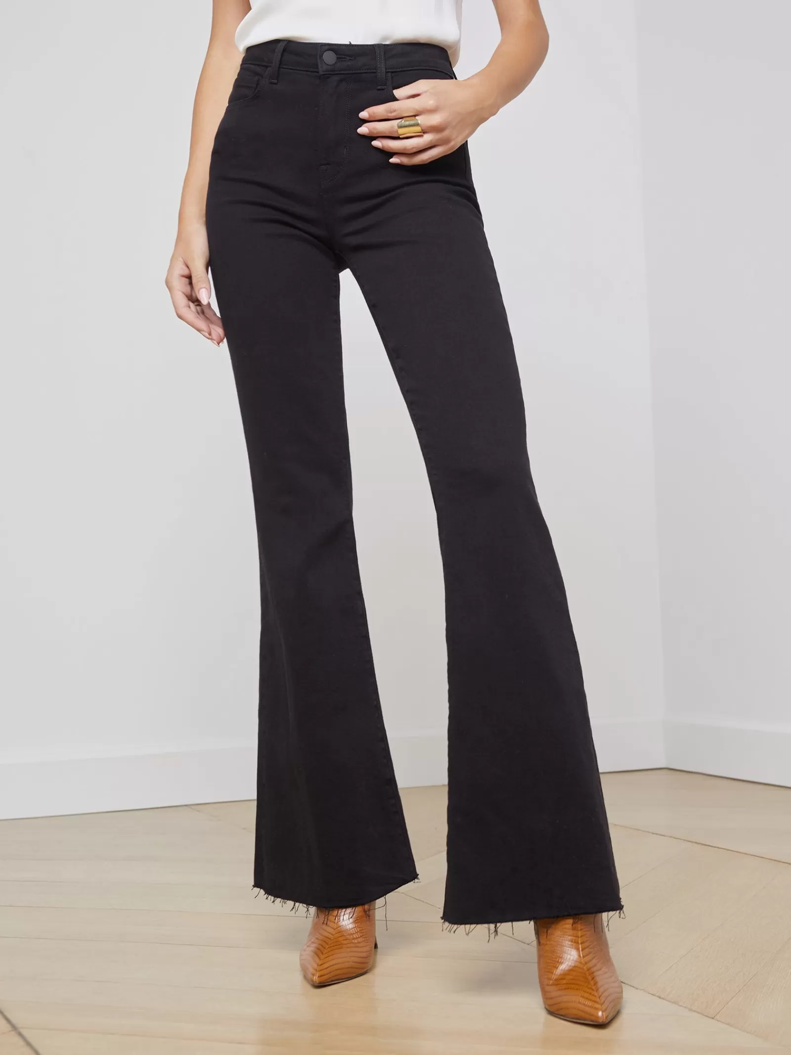 L'AGENCE Sera Jean< All Things Black | Flare & Bootcut