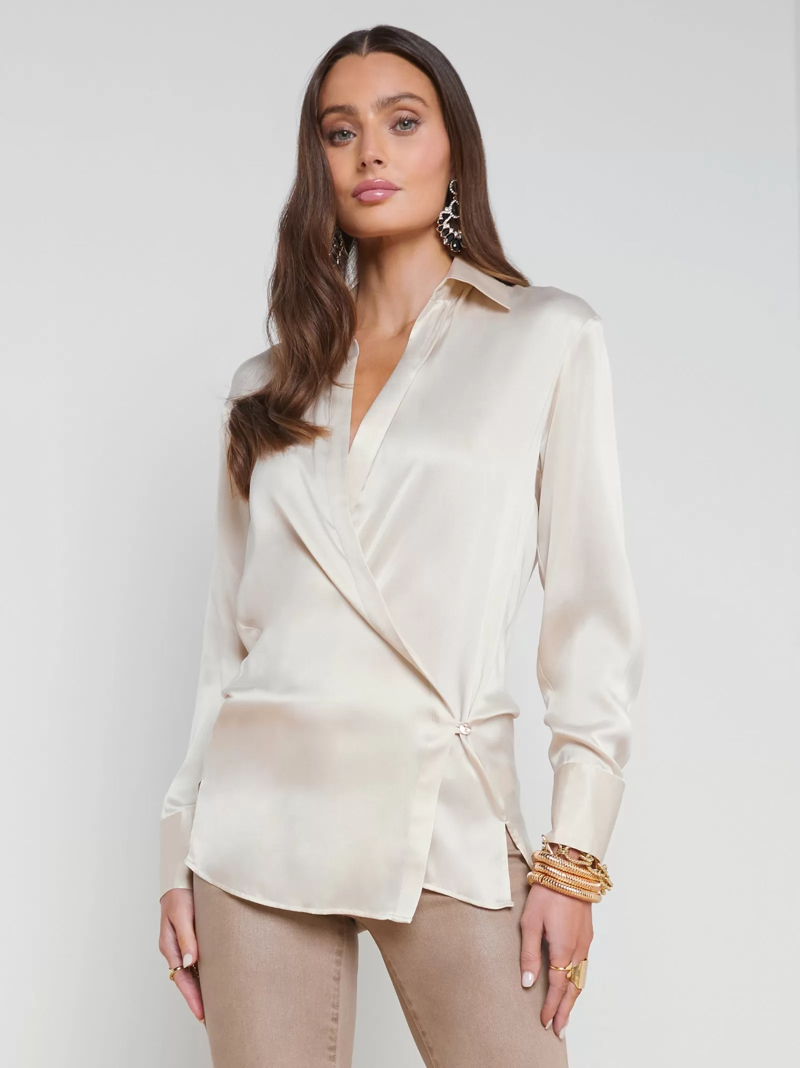 L'AGENCE Sora Silk Wrap Blouse< Spring Collection | Silks
