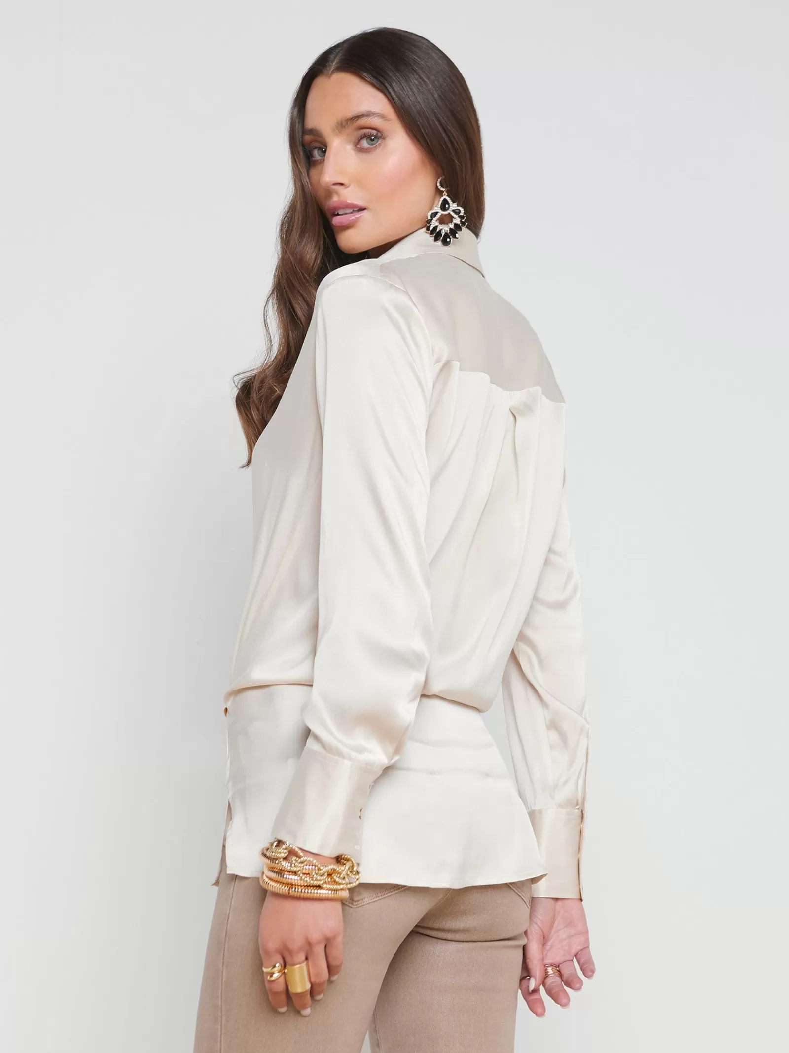 L'AGENCE Sora Silk Wrap Blouse< Spring Collection | Silks