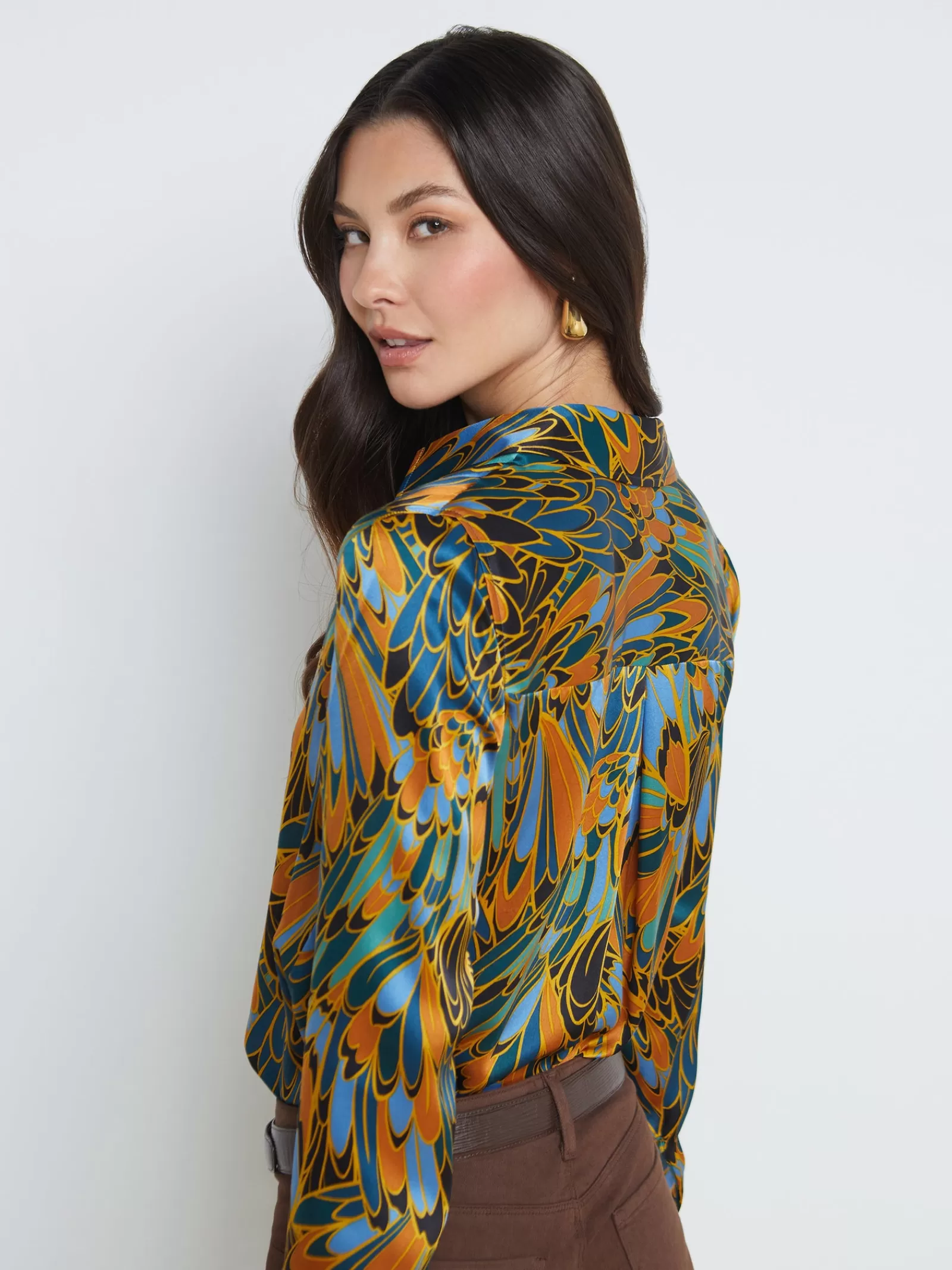 L'AGENCE Tyler Silk Blouse< Resort Collection | Print Edition