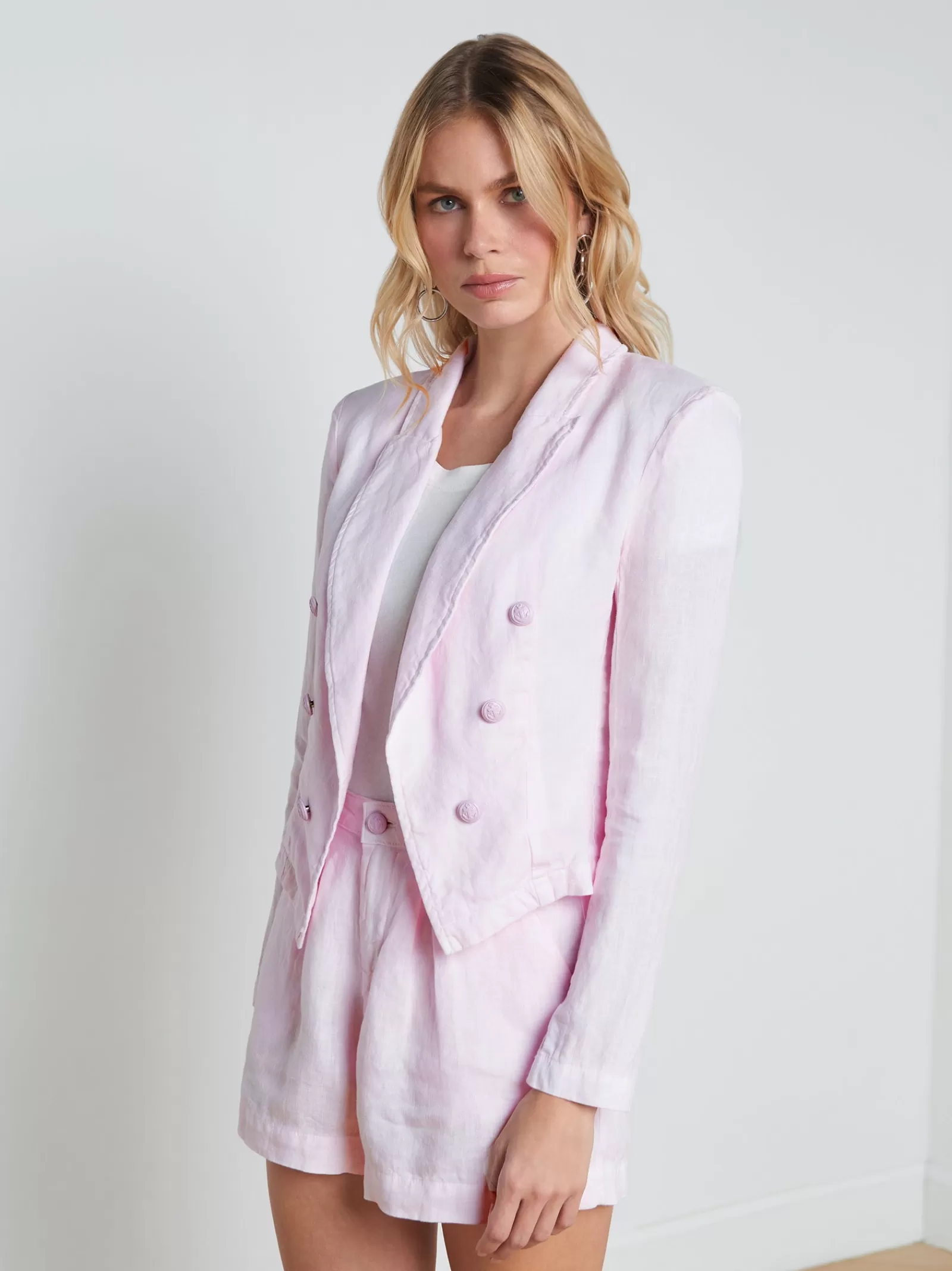 L'AGENCE Wayne Linen Blazer< Sets | Spring '24 Catalog